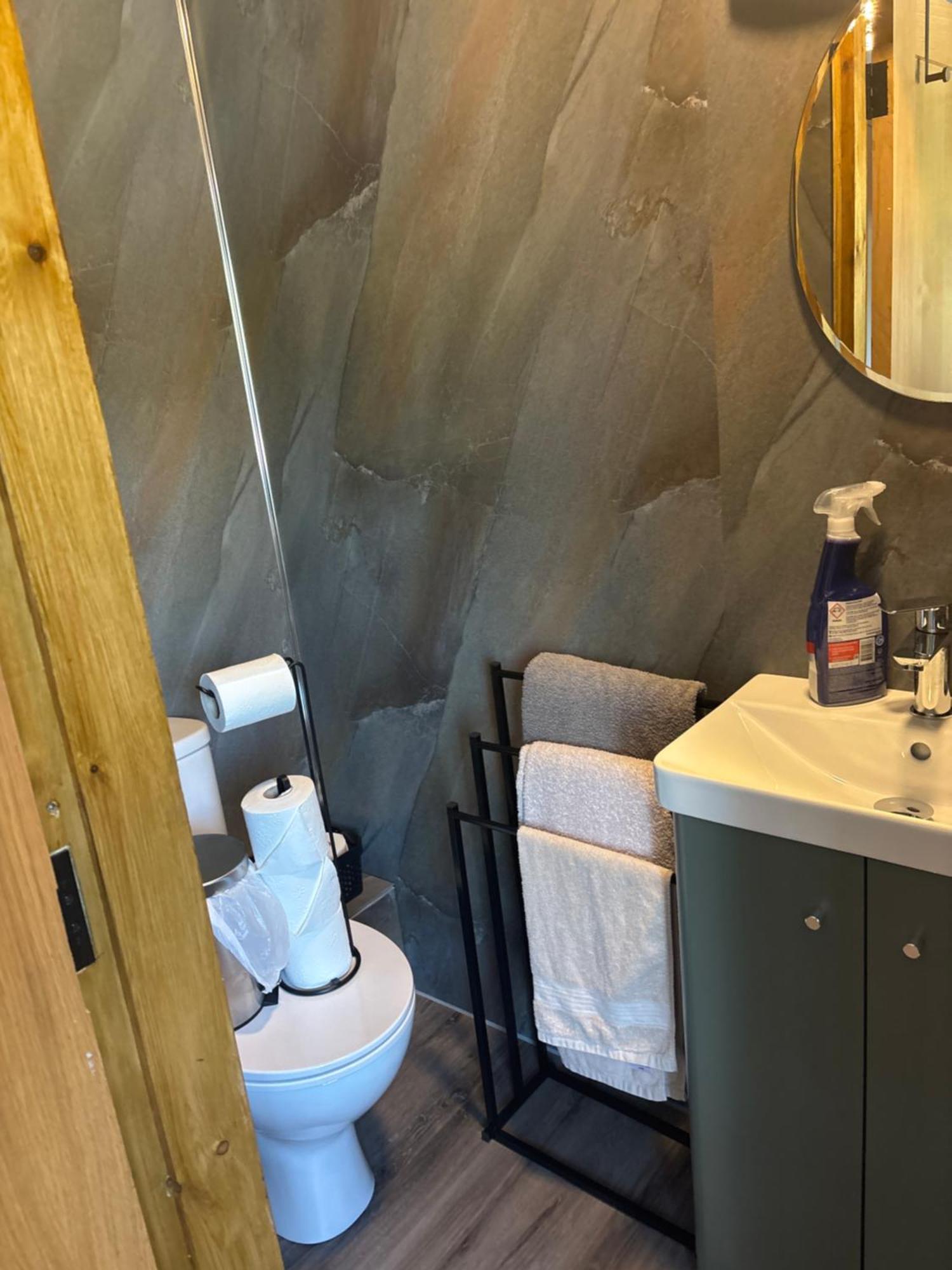 Doughlasha House V93Rx64 Fossa المظهر الخارجي الصورة